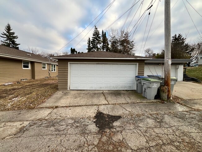 Photo - 3937 N 98th St