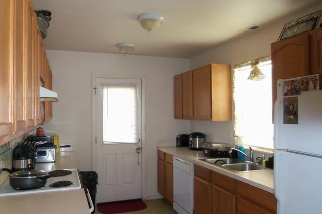 Photo - 196 - 3427/3429 SE 3rd Unit 196-3427 SE 3rd