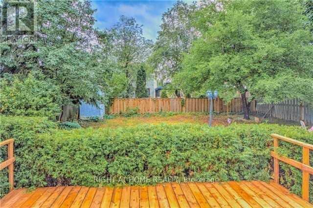 Photo - 54 Penwick Crescent
