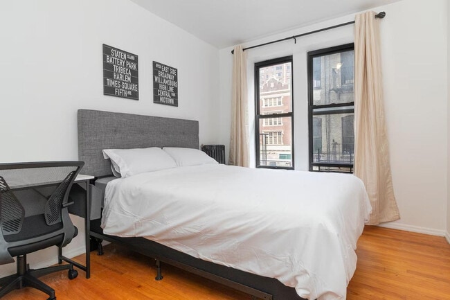 Building Photo - 322 E 93rd St Rental
