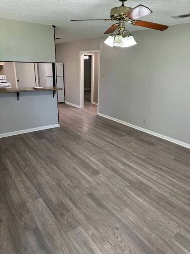 Photo - 715 Hewitt Rd Unit 715 Hewitt Road, #B