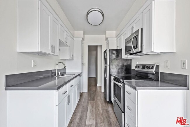 Photo - 12033 Goshen Ave Unidad 8