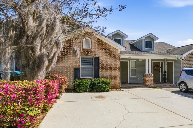 Photo - 1611 Quazar Rd