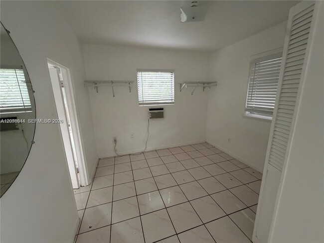Photo - 2430 SW 25th Ter Unit 3