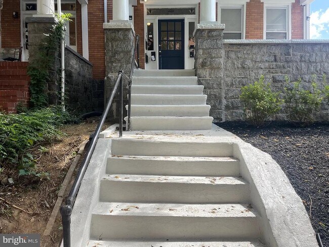 3301 GUILFORD Ave Unidad 4