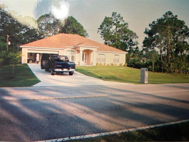 Building Photo - COMPLETELY REMODELED 4/3