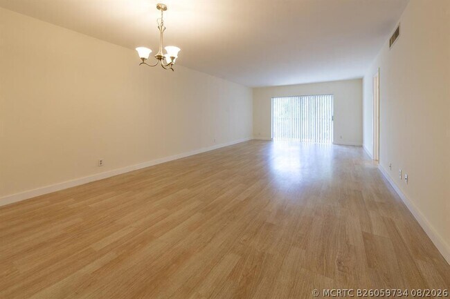 6061 N Falls Cir Dr Unidad 402