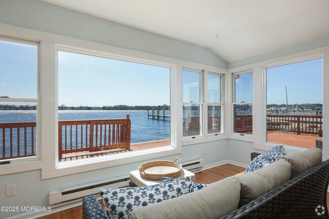 Building Photo - 44 Island Dr Rental