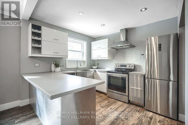 Photo - 6 Thirty First St Unité UPPER