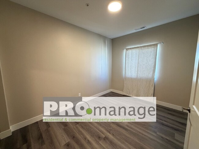 Photo - 2 Bd/1ba Upper-Level Apartment – Central Rexburg Location