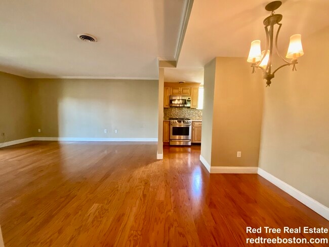 Building Photo - 20 Stearns Rd Unit 5 Rental