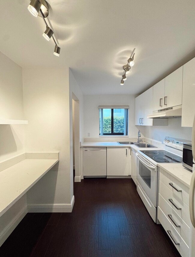 Photo - 50 SE 12th St Unit 1670