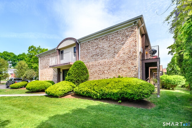 Building Photo - 445 Hope St Unit 11