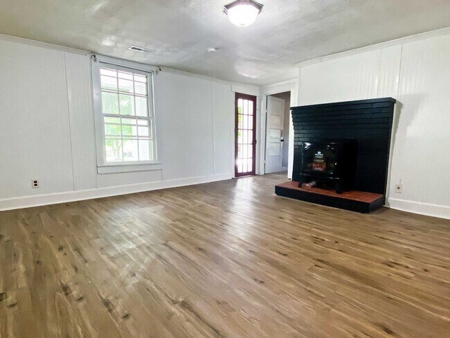 Photo - Farm House Living!!