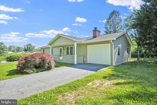 Photo - 810 Wisteria Dr