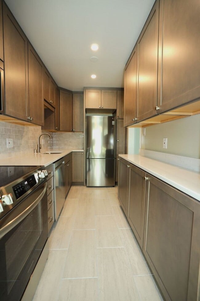 Building Photo - Gorgeous 1 bedroom/1 bath Condo in San Mat... Unit #214