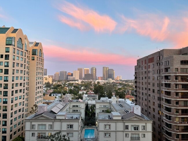Photo - 10535 Wilshire Blvd Unidad 1402
