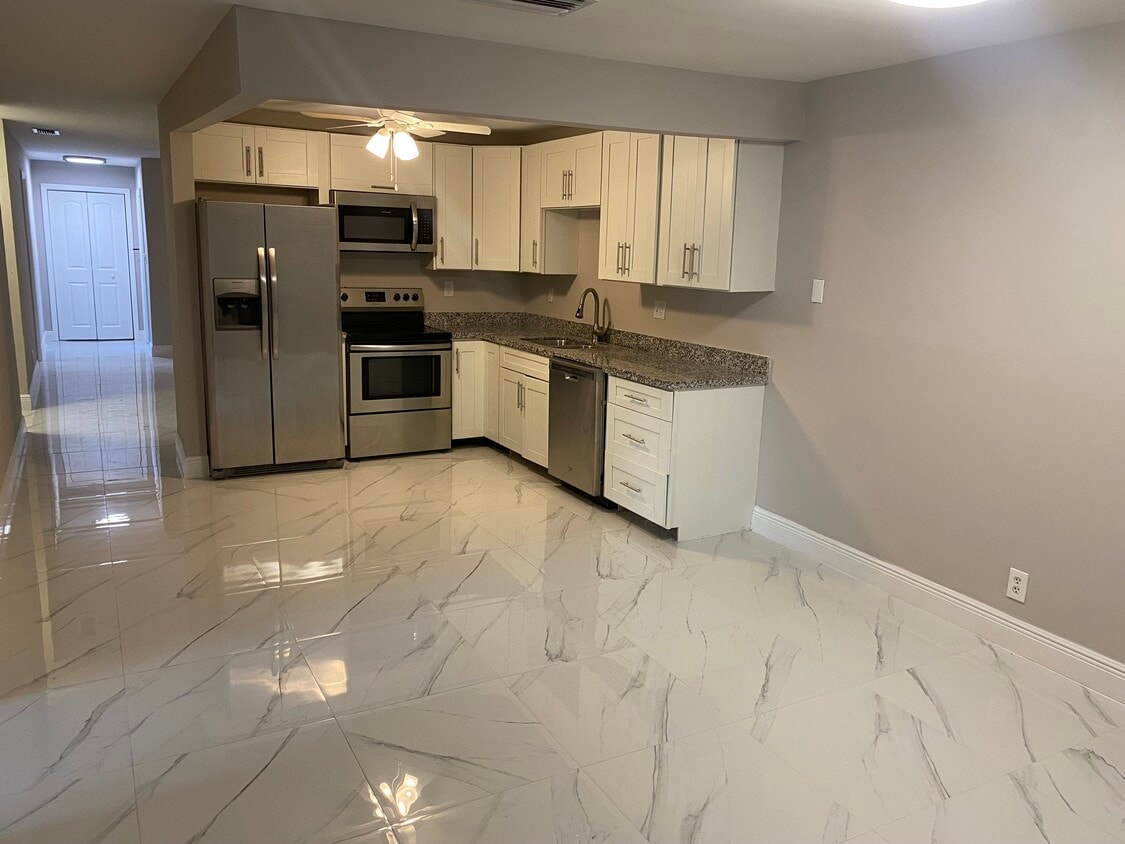 Photo - 11200 NW 35th St (Coral Springs, FL)