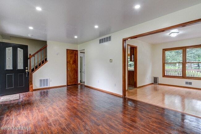 195 Edgemere Ct