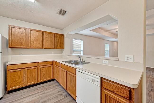 Building Photo - 19119 Yaupon Ranch Dr