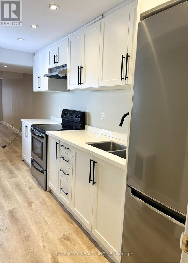 Photo - 30 Oak Park Crescent