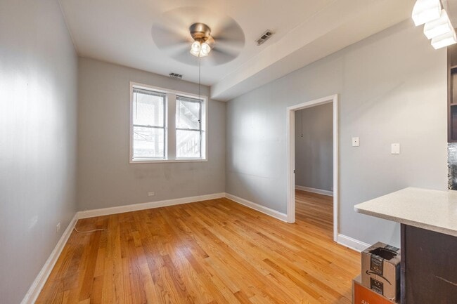 Photo - 2122 N Milwaukee Ave Unit 2