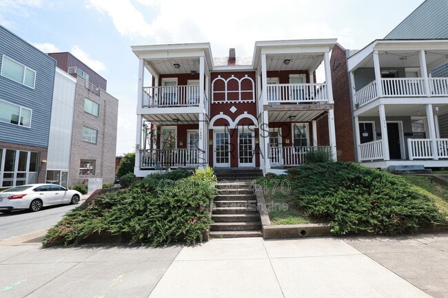 Building Photo - 1400 Bainbridge St Unit C