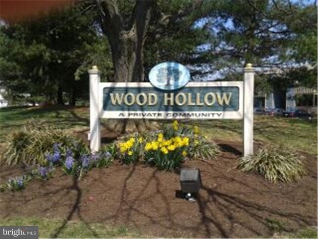 Building Photo - 701 Thornton Ct Unit 701