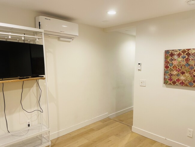 Photo - 7034 Yarmouth Ave Unit 7036