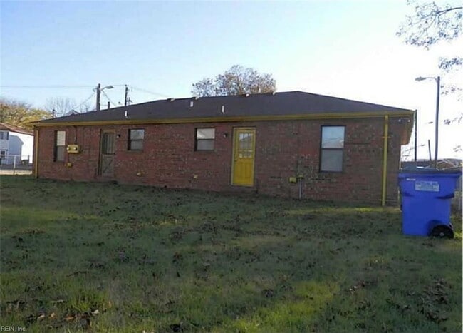 Building Photo - 1011 Watson St