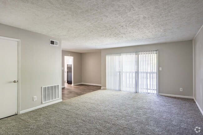 2BR, 1.5BA - 1300SF