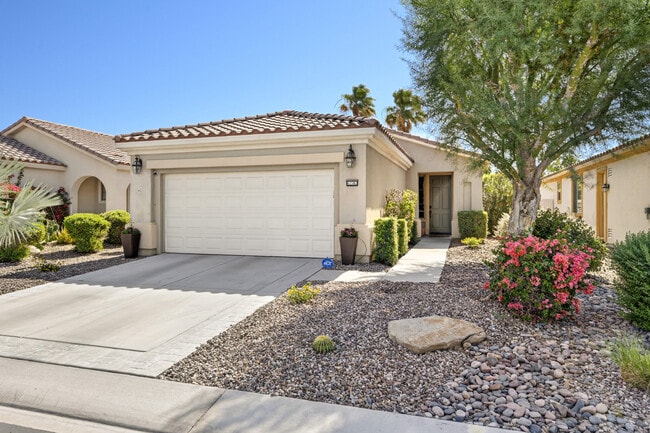 Building Photo - 41562 Via Arleta