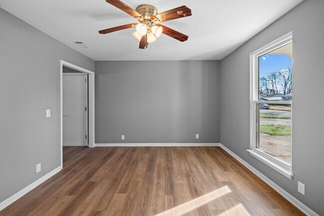 Photo - 3314 Lockwood Ct SW