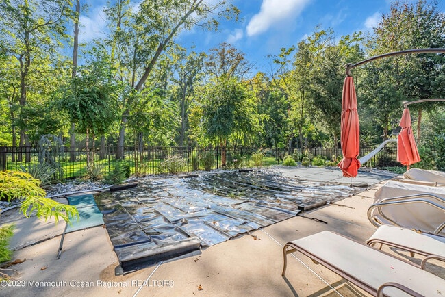 Photo - 900 Darlene Ave