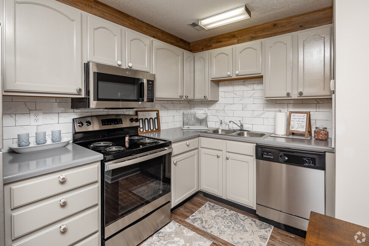 Floor Plan - 2 bedroom, 1 bath