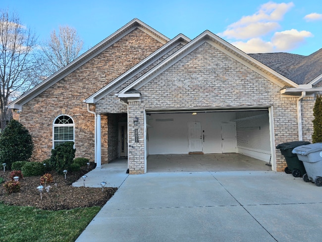 Photo - 261 Wrenwood Ct