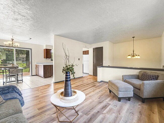 Photo - 5131 Lakewind Dr
