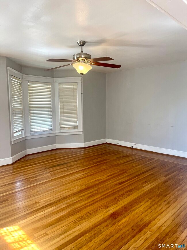 Photo - 155 William St Unit 1