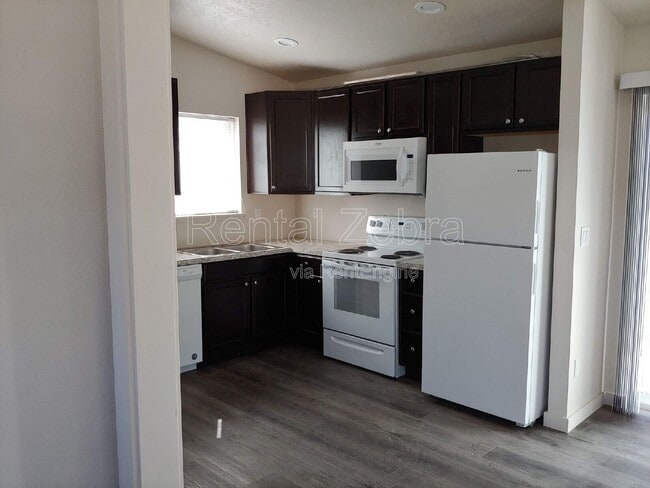 Photo - 374 SE Garner St