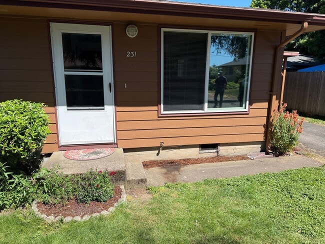 Photo - 1-bdroom, 1-bathroom duplex near Marie Jacob's Park!