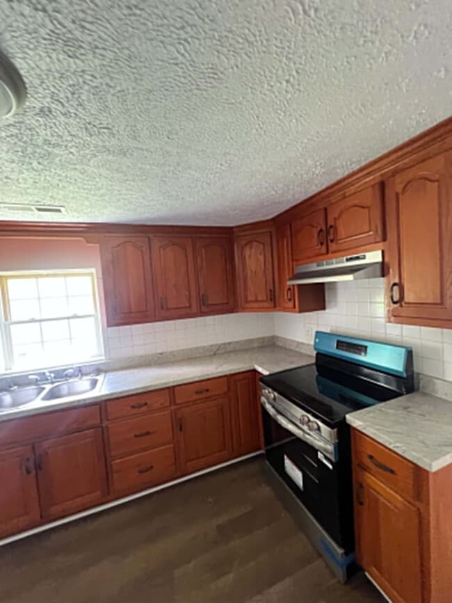Photo - 1509 Brunner St NW