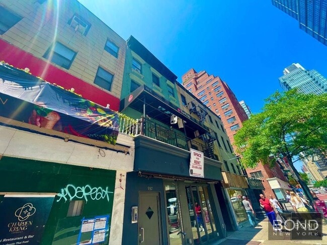 Building Photo - 957 Second Avenue Unit 3rd Flr Rental