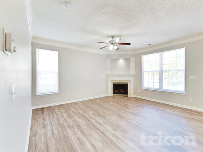 Photo - 5920 Shining Oak Ln