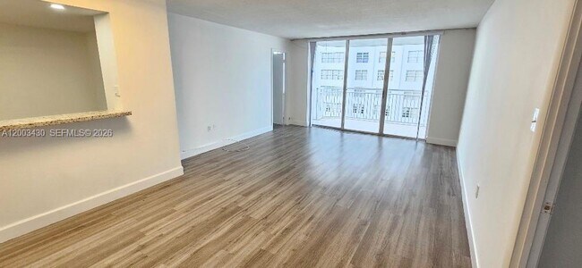 Photo - 18051 Biscayne Blvd Unit 802