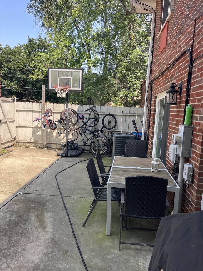 Photo - 1160 Osterman Ave