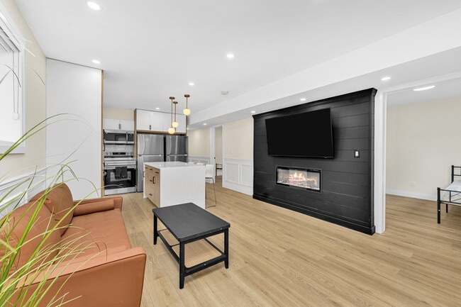 Photo - 982 Campbell Av Unit Male