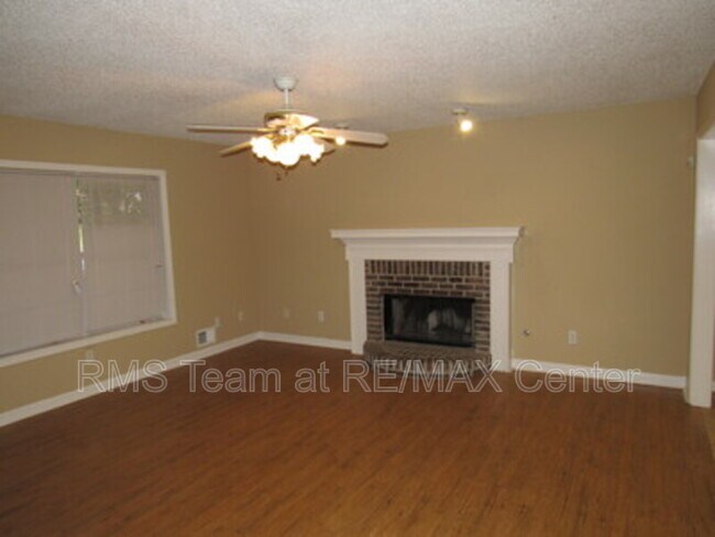 Photo - 631 Saddlewood Dr