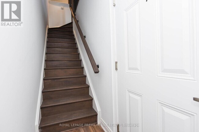 Photo - 40 Lunar Cres