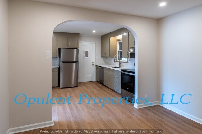 Photo - 834 Savage Rd