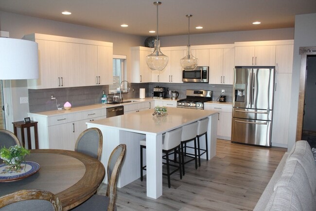 Photo - Stunning Fully Furnished Townhome with Lak...
